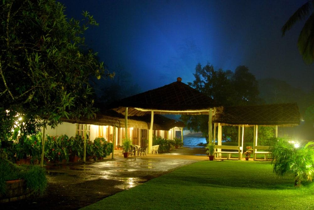 Carmelia Haven Resort Thekkady Exterior foto